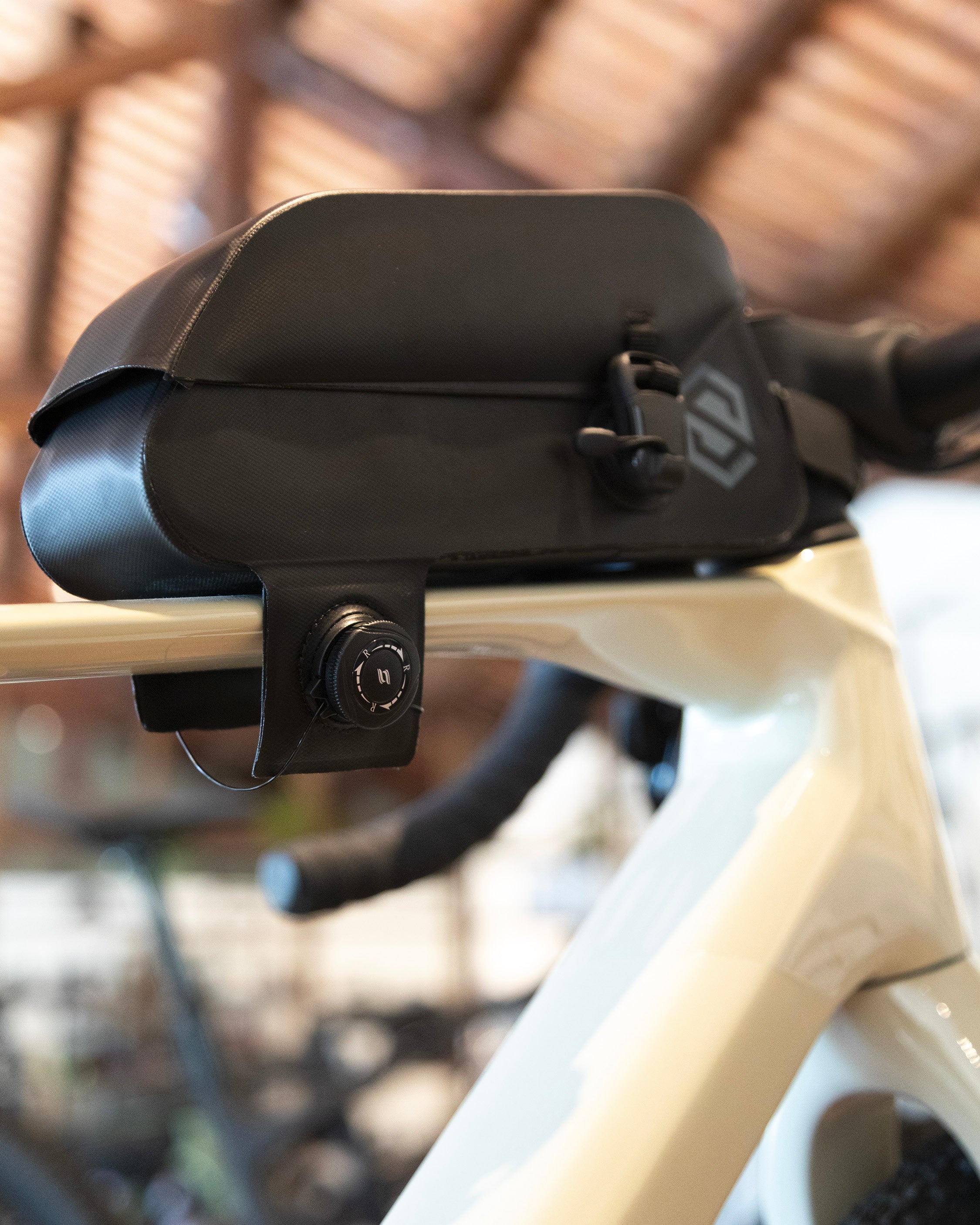 Crick top tube